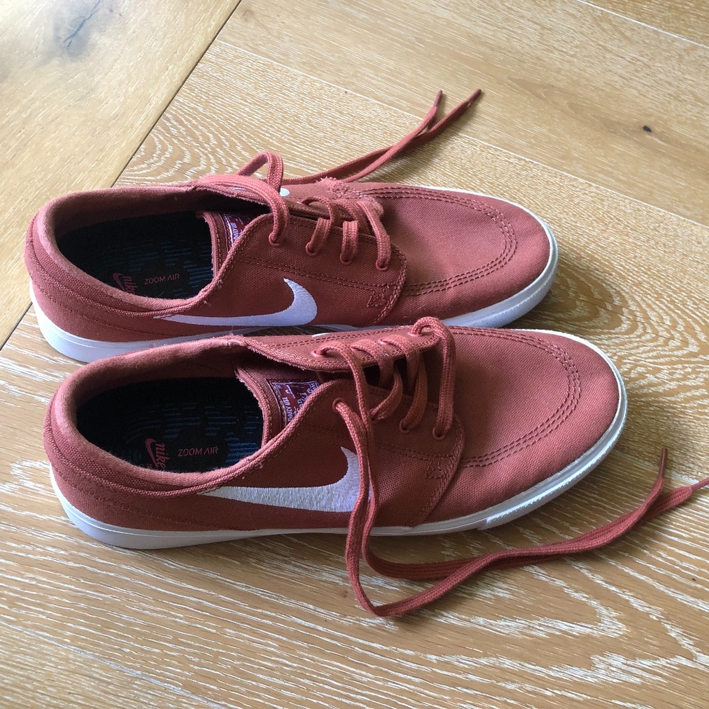 Nike Mens SB ZOOM Stefan Janoski Canvas Skate Shoes Size 9, Dusty peach,like new